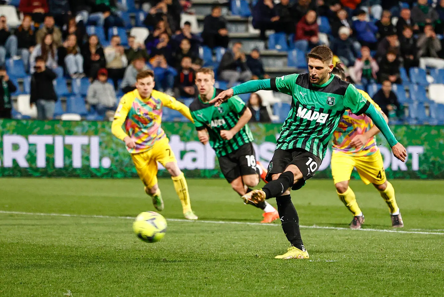 Sassuolo's  Domenico Berardi     scores the 1-0 goal  on penalty during the Italian Serie A soccer match US Sassuolo vs Spezia Calcio at Mapei Stadium in Reggio Emilia, Italy, 17 March 2023. ANSA / SERENA CAMPANINI