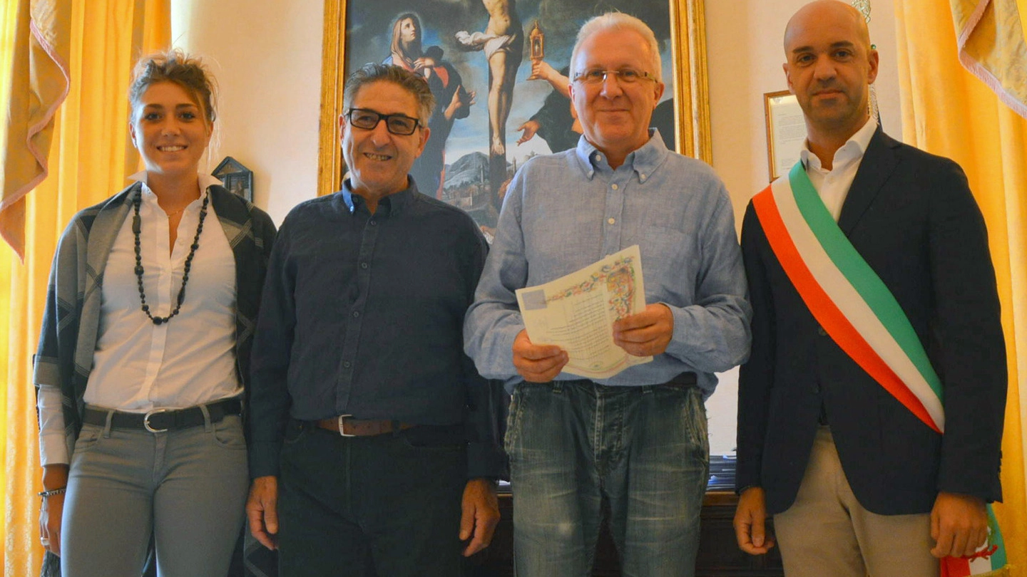 “SPOSI” Gianluigi Bucci e Alfonso Ginevra insieme al sindaco Alessio Cavarra e all’assessore Beatrice Casini