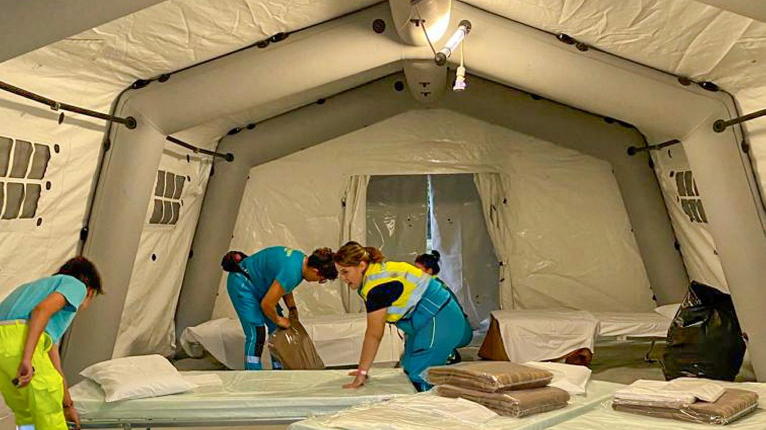 Hotspot provvisori in ex hotel e ospedali. Ricerca palmo a palmo Hotspot provvisori in ex hotel e ospedali. Ricerca palmo a palmo