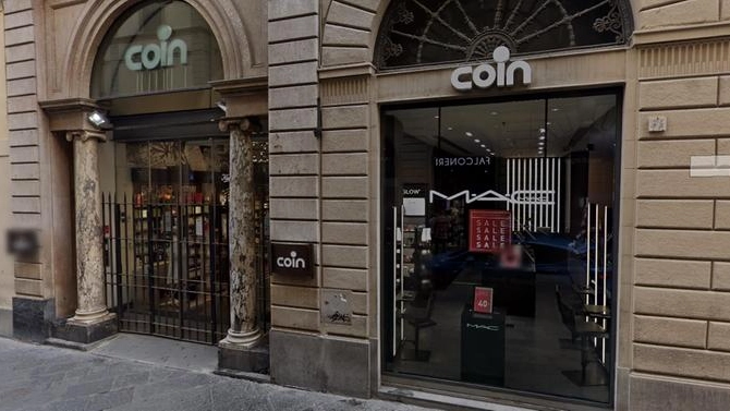 Il negozio Coin di via Calzaiuoli a Firenze