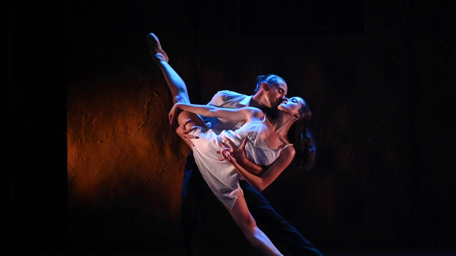 Politeama Danza. Che spettacolo: c’è Carola Puddu Politeama Danza. Che spettacolo: c’è Carola Puddu