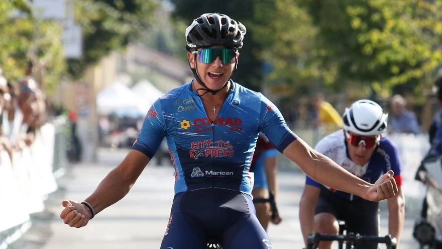 Michele Pascarella vince la 75^ Coppa Dino Diddi, dedicata al ricordo di Fabrizio Fabbri e Renzo Biagini, con 200 corridori al via e 6 campioni italiani. Gioia per il Team Cesaro e per il Team Franco Ballerini, dove Pascarella debutterà l'anno prossimo.
