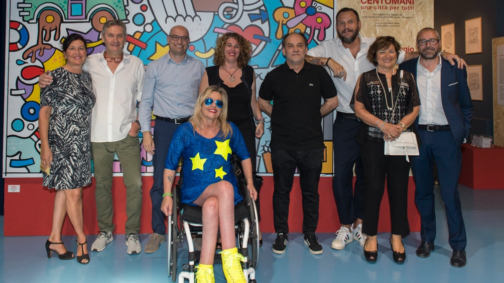 Centomani una città tutti, prorogata la mostra di Roncarà