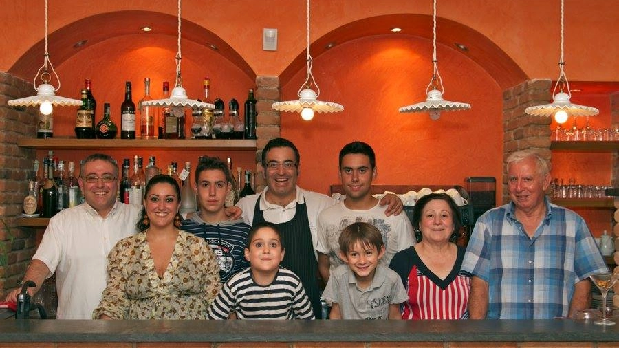 Antonio Novoa e la sua famiglia al Ristorante El Caracol 