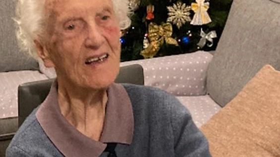 Cento candeline per Irene Mavigna Auguri da figlie, nipoti e generi "Sei un esempio di vita per noi!" Cento candeline per Irene Mavigna Auguri da figlie, nipoti e generi "Sei un esempio di vita per noi!"