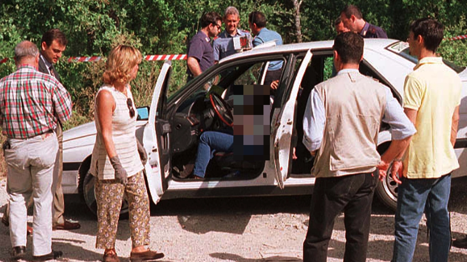 Il corpo di Alessandra Vanni nel suo taxi a Castellina in Chianti, agosto 1997