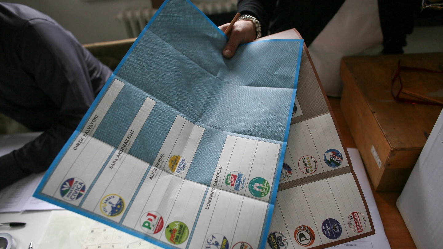 Una scheda elettorale Una scheda elettorale