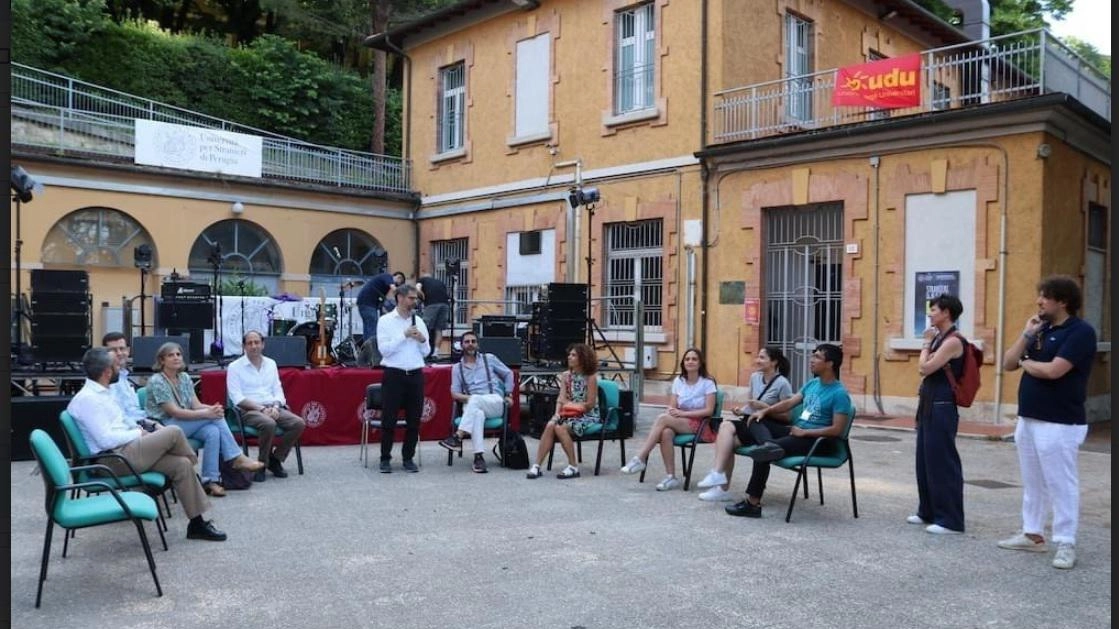 Serata per festeggiare col rettore la chiusura dell’anno accademico Serata per festeggiare col rettore la chiusura dell’anno accademico