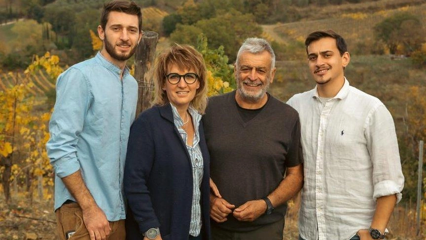 L’ora della solidarietà. Il vino si tinge di rosa L’ora della solidarietà. Il vino si tinge di rosa