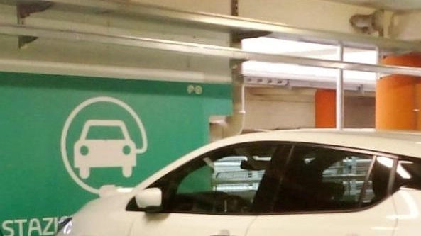 Assisi, ora la città è ’elettrica’  Colonnine in tutto il territorio  Parte il piano green per le auto