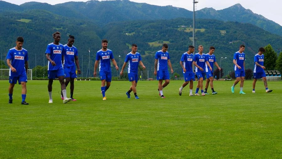 I calciatori del Pisa in Val Seriana
