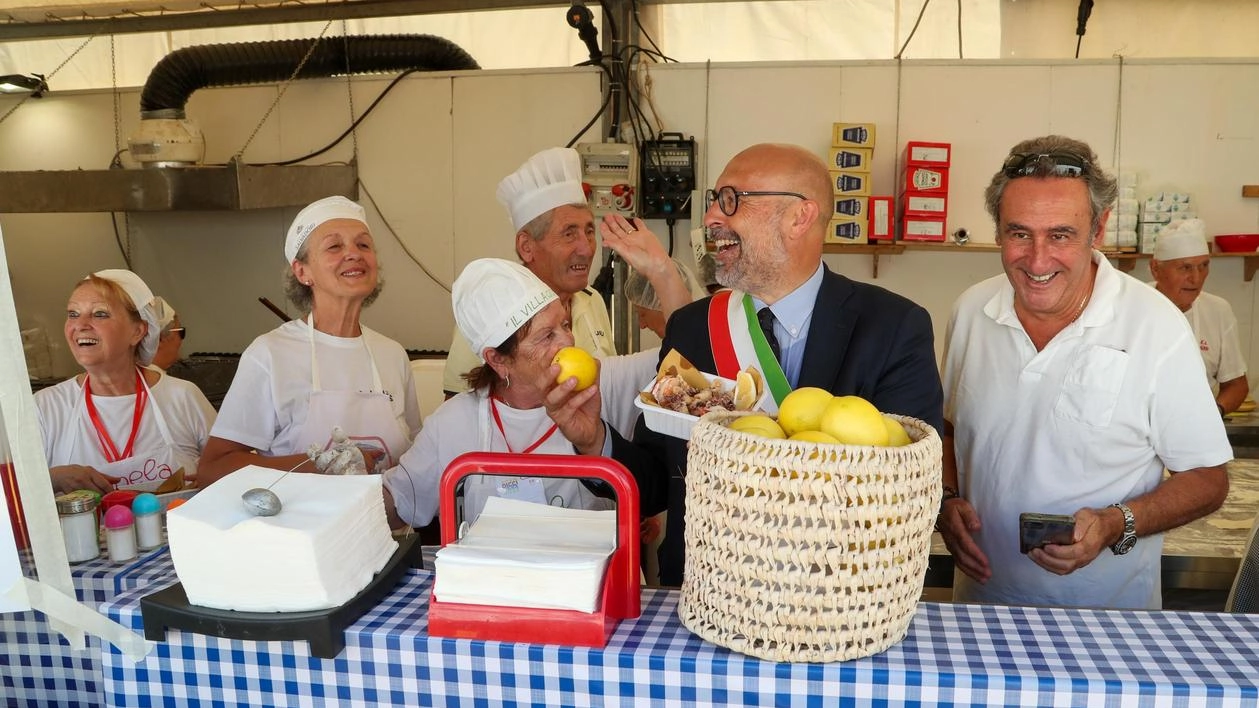 Non solo street food. Incontri e bancarelle Non solo street food. Incontri e bancarelle