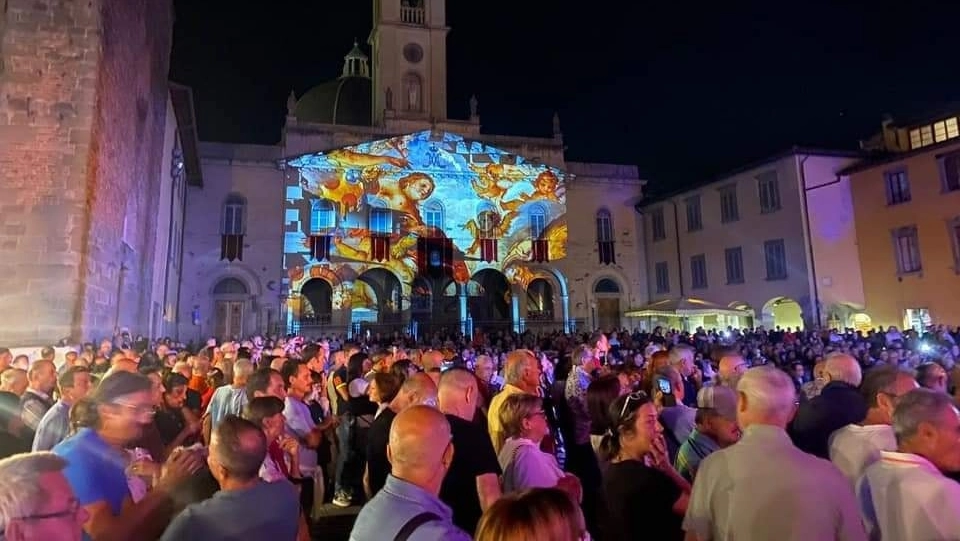 Decine di migliaia le persone che, dal giovedì al martedì, hanno affollato il centro storico della città del Marzocco
