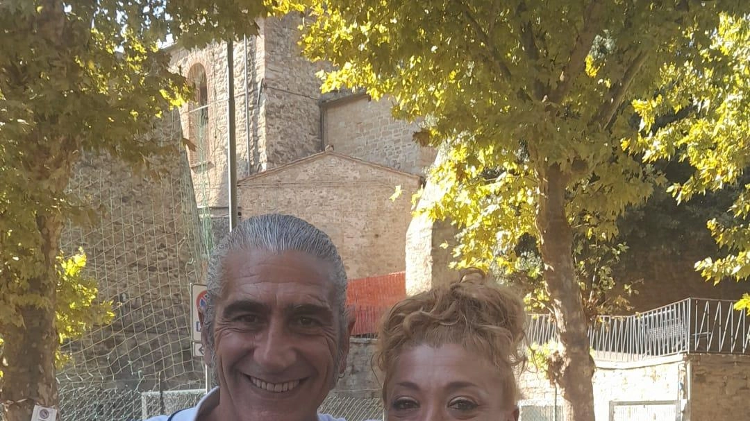 Fiori amaranto per Bobo Cosmi sarà testimone Le nozze volute in città per un centenario speciale Fiori amaranto per Bobo Cosmi sarà testimone Le nozze volute in città per un centenario speciale
