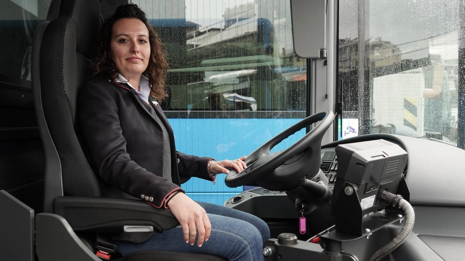 Bus, circolare sui lungarni Più mezzi per il litorale e collegamenti col Parco Bus, circolare sui lungarni Più mezzi per il litorale e collegamenti col Parco