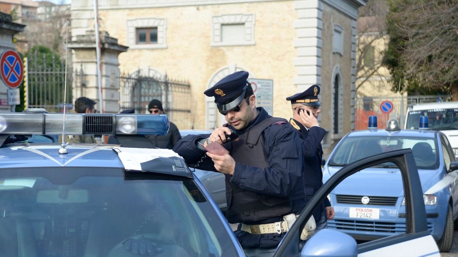 Polizia, immagine di repertorio Polizia, immagine di repertorio