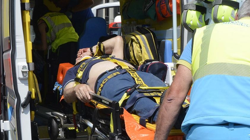 Vede picchiare una ragazza a Prato: interviene e finisce in ospedale
Vede picchiare una ragazza a Prato: interviene e finisce in ospedale