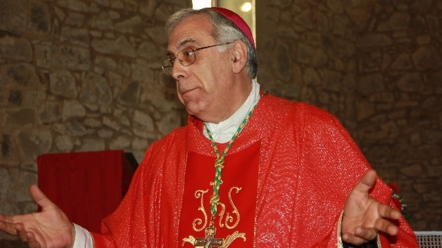 Il vescovo di Massa, monsignor Giovanni Santucci (foto di repertorio)