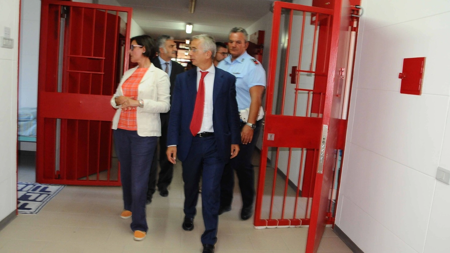 Il sottosegretario Cosimo Maria Ferri in una recente visita al carcere di Massa