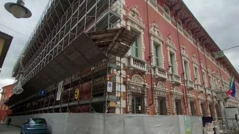 Beffa per Palazzo Ducale. Il restauro riparte da zero Beffa per Palazzo Ducale. Il restauro riparte da zero
