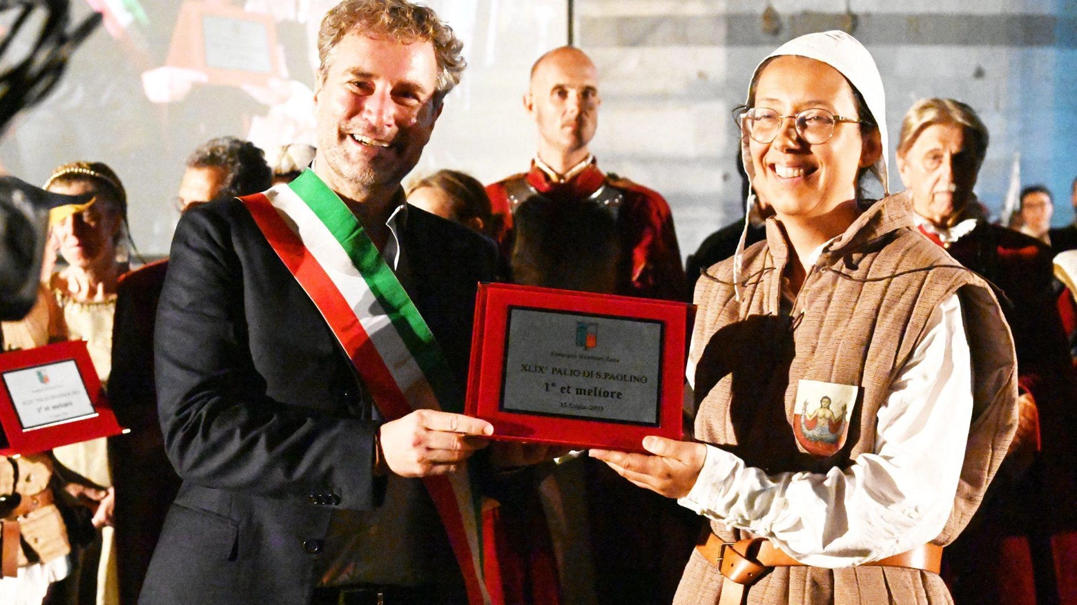 Il Palio è tutto rosa Tre donne sul podio della storica sfida tra i balestrieri Il Palio è tutto rosa Tre donne sul podio della storica sfida tra i balestrieri