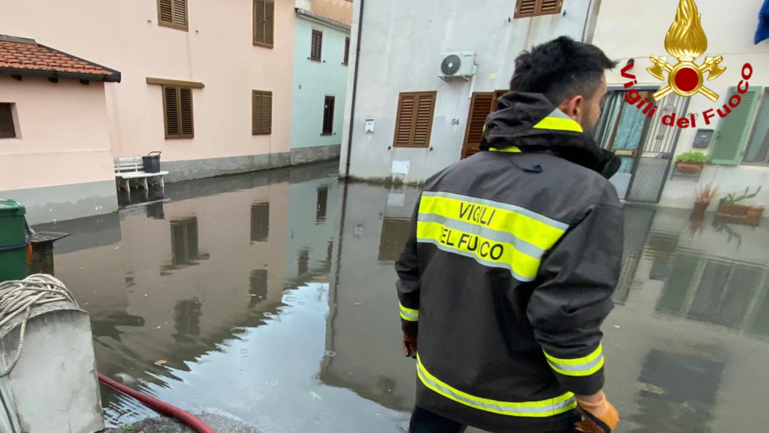 Intervento dei vigili del fuoco in via Travetta ad Agliana