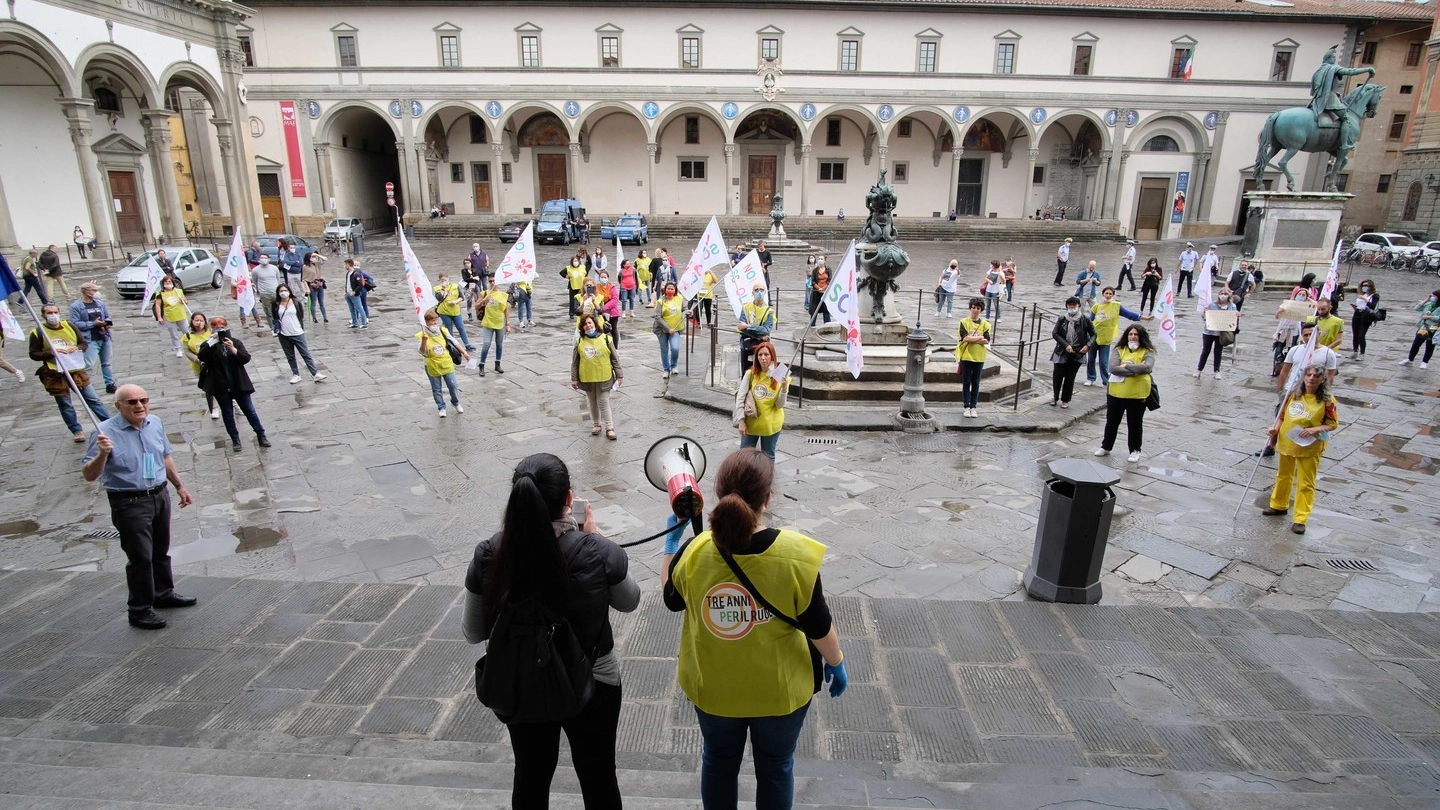 Firenze, il flashmob dei docenti precari