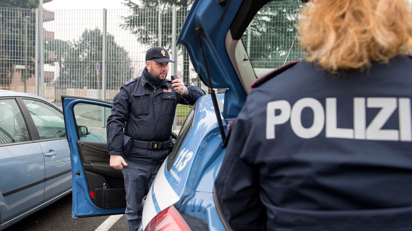 Polizia in una foto di repertorio Polizia in una foto di repertorio