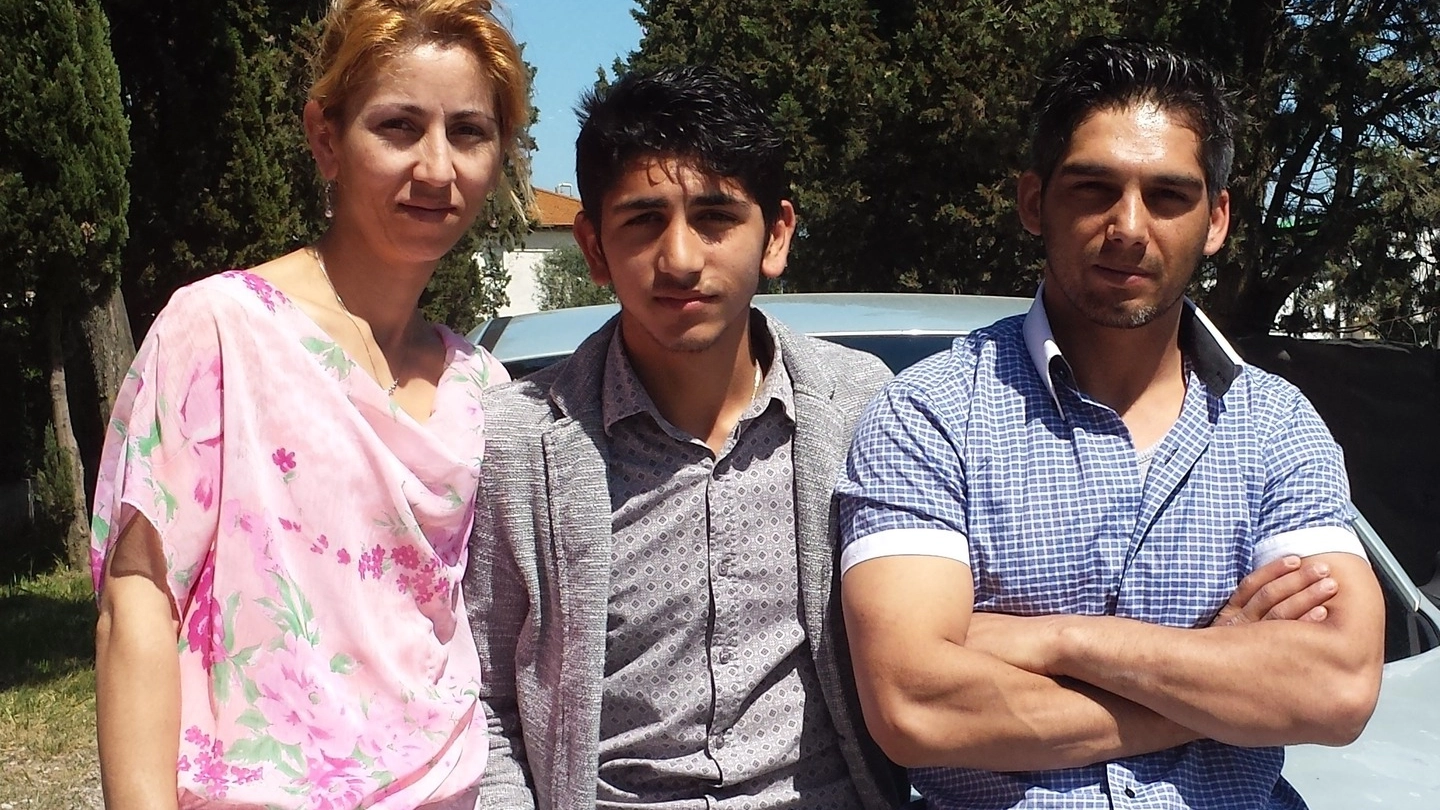 Zuka Muzafer con la moglie e uno dei suoi figli racconta l’integrazione vista da un rom