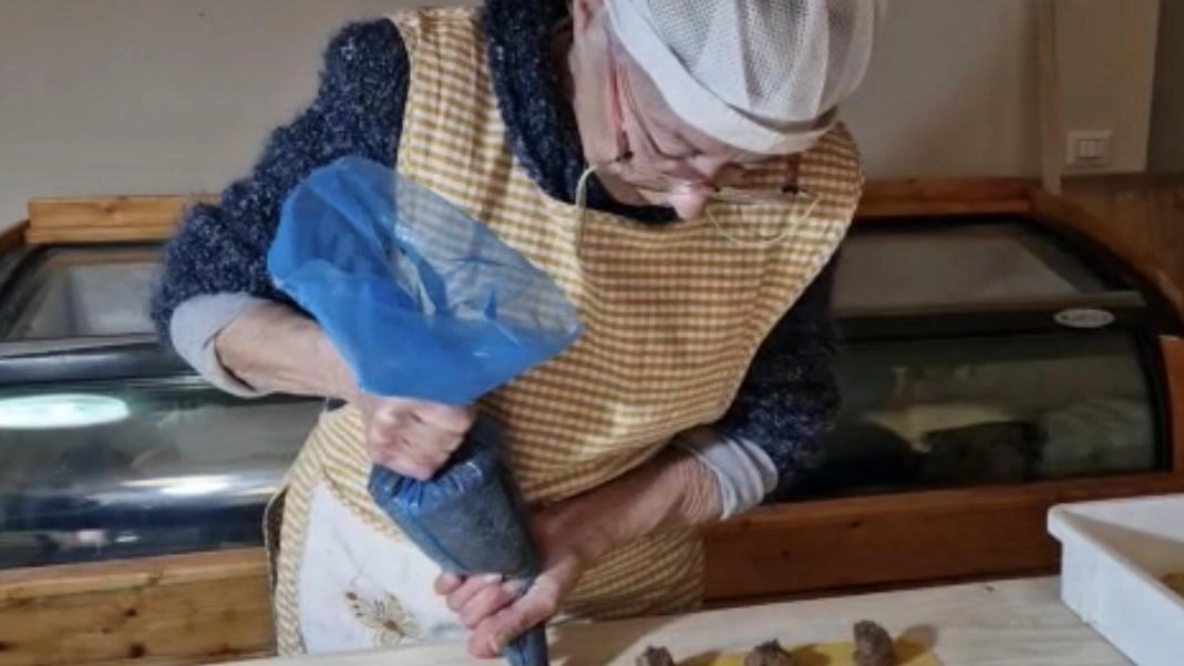 Sacerdoti delle pentole "Il sottovuoto è facile Lo possono fare tutti Ma l’arrosto della zia?" Sacerdoti delle pentole "Il sottovuoto è facile Lo possono fare tutti Ma l’arrosto della zia?"