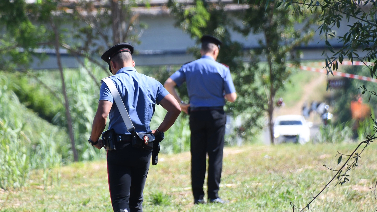 Carabinieri nella zona degli omicidi Carabinieri nella zona degli omicidi