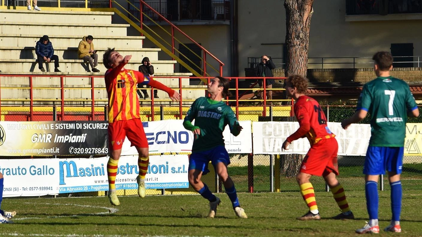 Il Poggibonsi recupera il passivo con Motti in avvio di ripresa e, nonostante l'inferiorità di effettivi, riesce a impensierire la retroguardia dei padroni di casa. Alla fine il punteggio finale è 1-1.