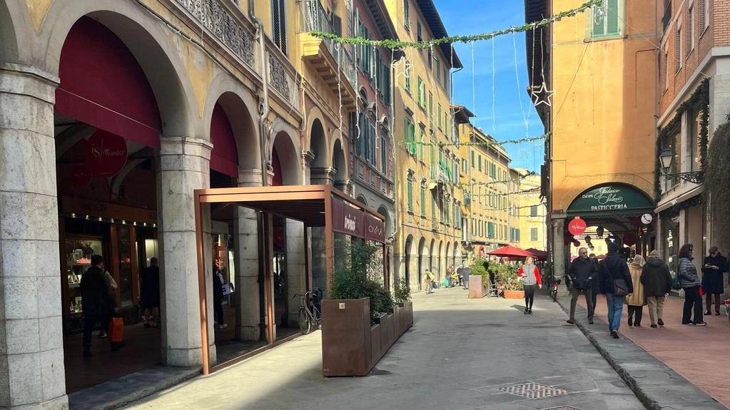 Borgo, ‘Cenerentola’ dello shopping: "Qui mancano parcheggi e decoro"