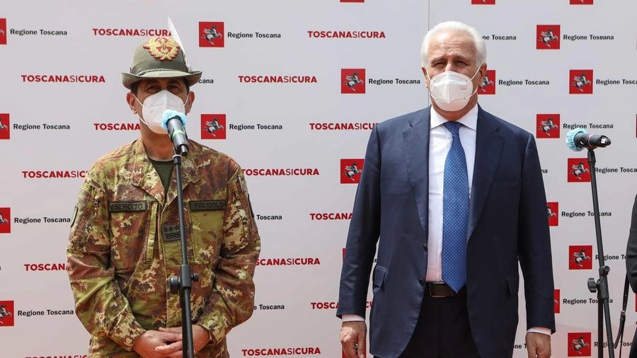 Il generale Figliuolo con il presidente Giani (New Press Photo)