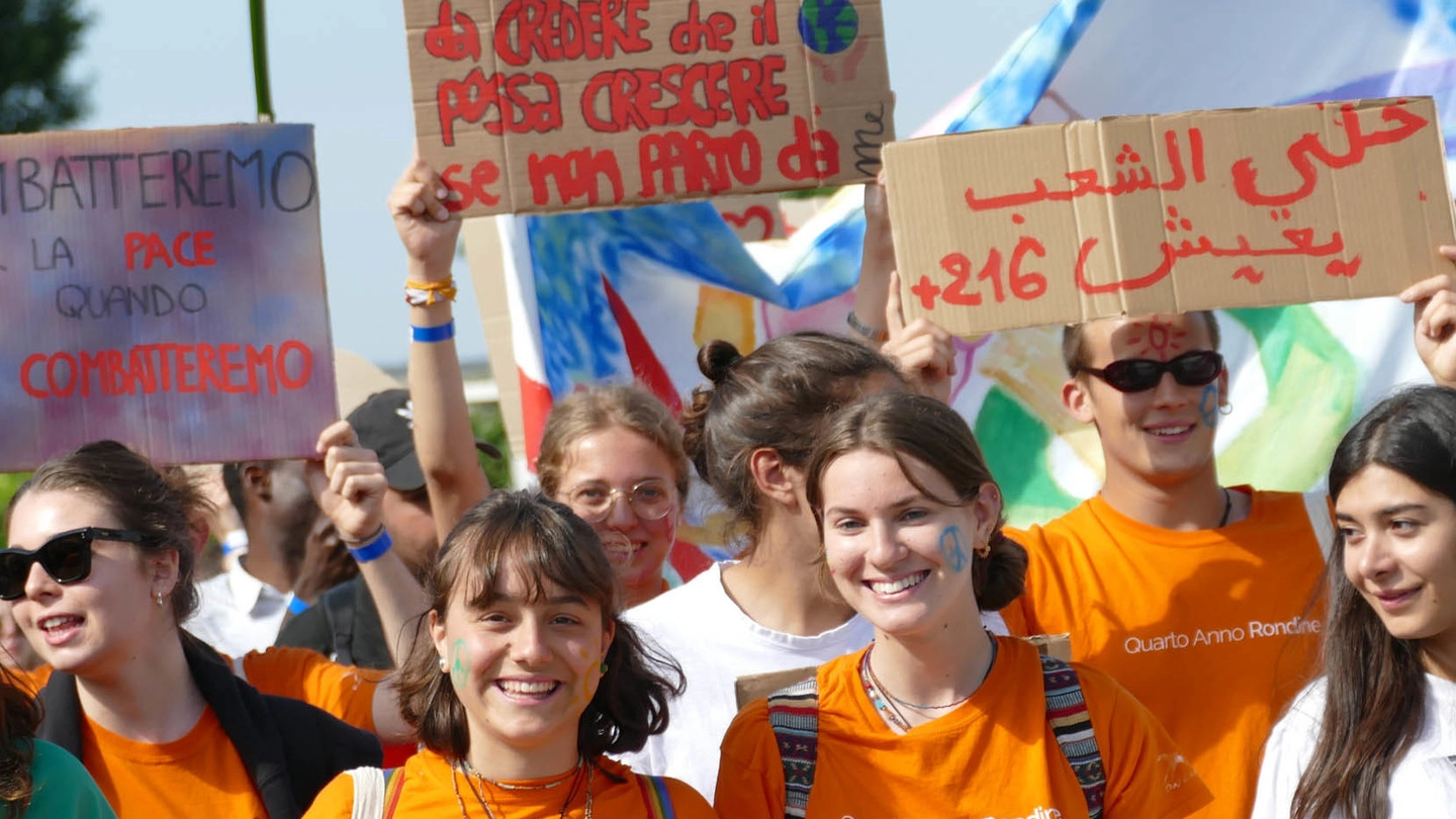 La marcia dal piazzale ex Ipercoop a Rondine sulla Setteponti