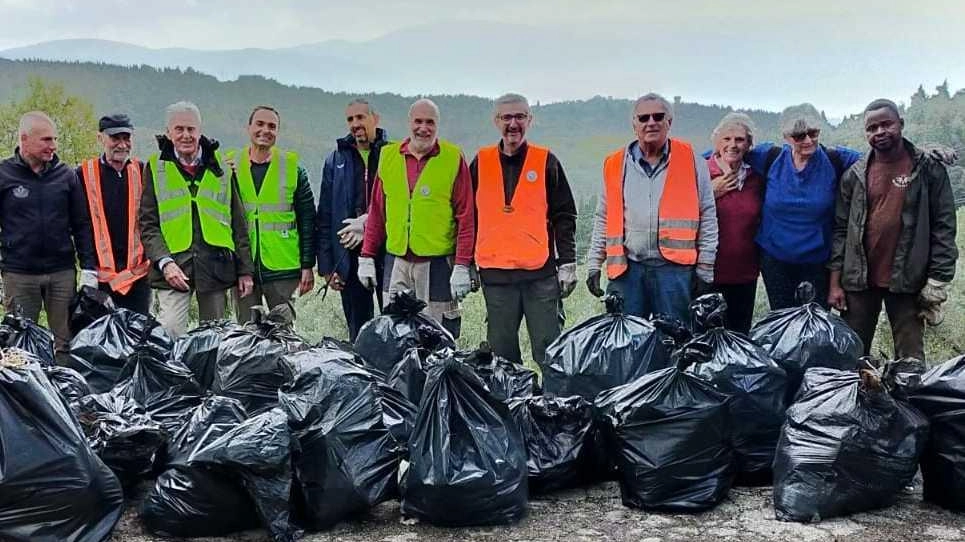 ’Cittadini per Fiesole’. Raccolti 30 sacchi di rifiuti ai Bosconi ’Cittadini per Fiesole’. Raccolti 30 sacchi di rifiuti ai Bosconi
