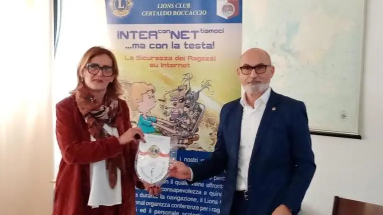 Internet sì, ma senza rischi Progetto lanciato dal Lions con 750 ragazzi coinvolti Internet sì, ma senza rischi Progetto lanciato dal Lions con 750 ragazzi coinvolti