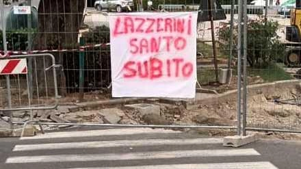 Piazza Nova senza buche: "Sindaco santo subito"