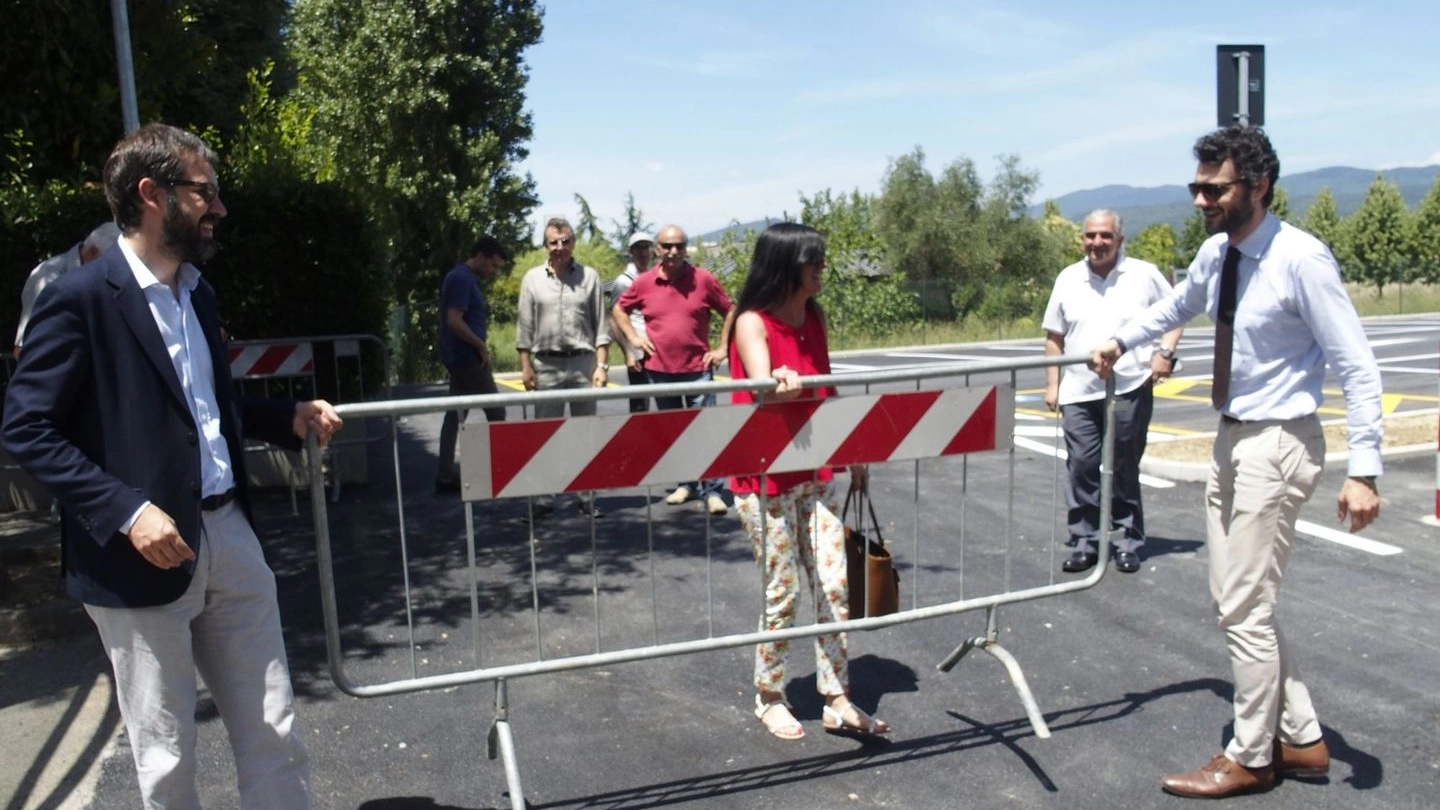 L'inaugurazione del parcheggio a Maliseti (Foto Attalmi)