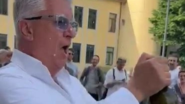 E Mallegni stappa lo spumante "Essenziale il nostro contributo" E Mallegni stappa lo spumante "Essenziale il nostro contributo"