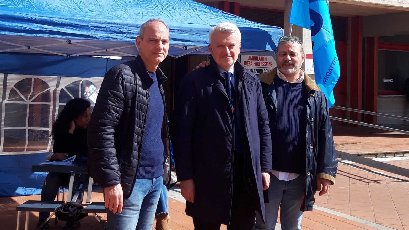 Il presidio davanti all'ospedale Il presidio davanti all'ospedale
