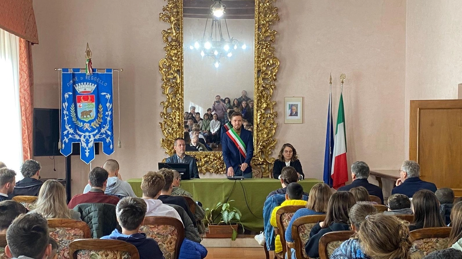 Antimafia Omaggio in consiglio Antimafia Omaggio in consiglio
