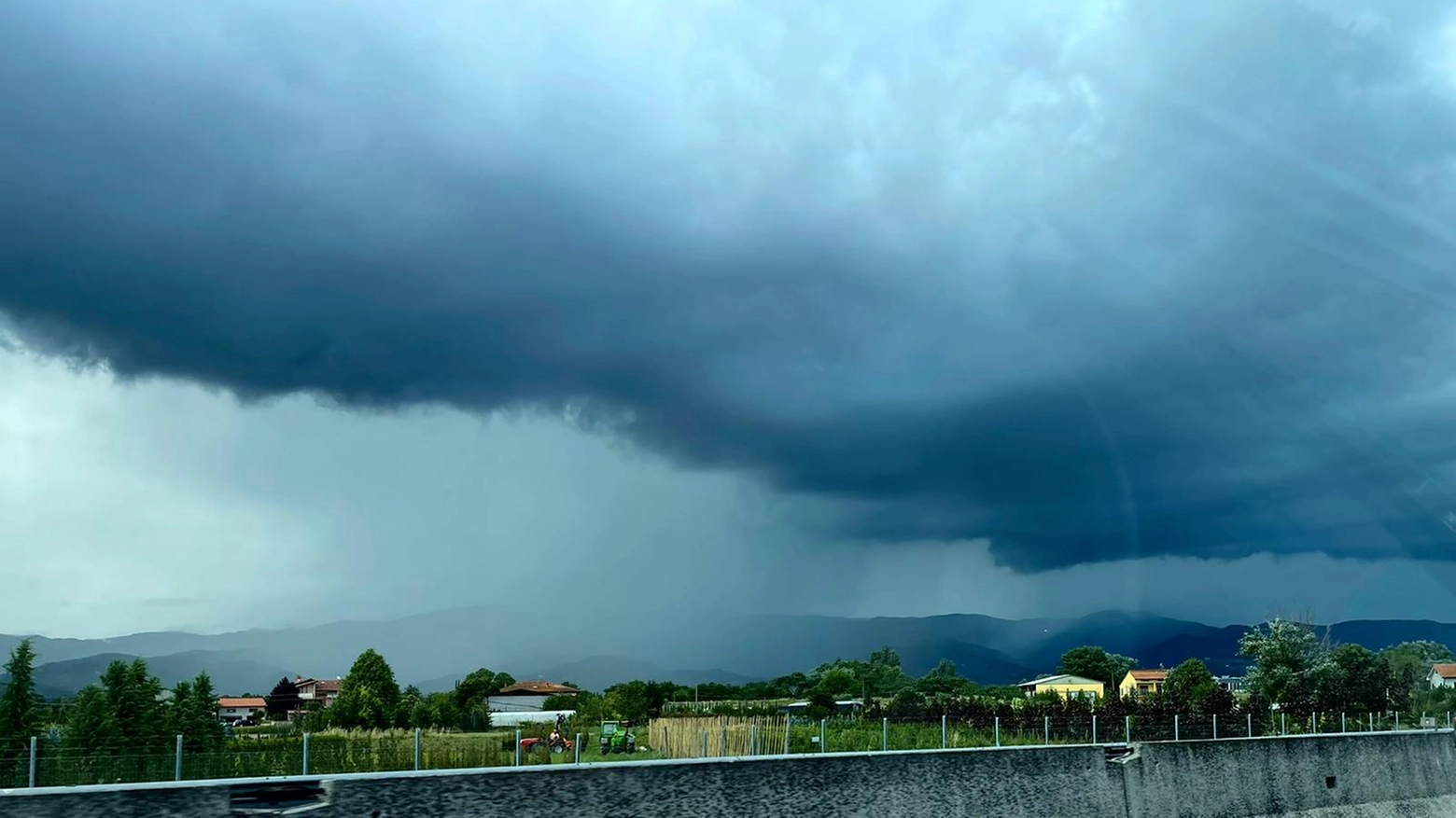 Temporale sulle colline pistoiesi nel pomeriggio di sabato 10 giugno