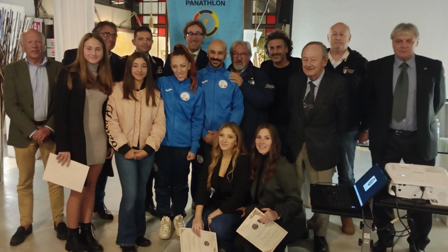 Panathlon Premio agli sportivi doc. Riconoscimenti per etica e fair play Panathlon Premio agli sportivi doc. Riconoscimenti per etica e fair play
