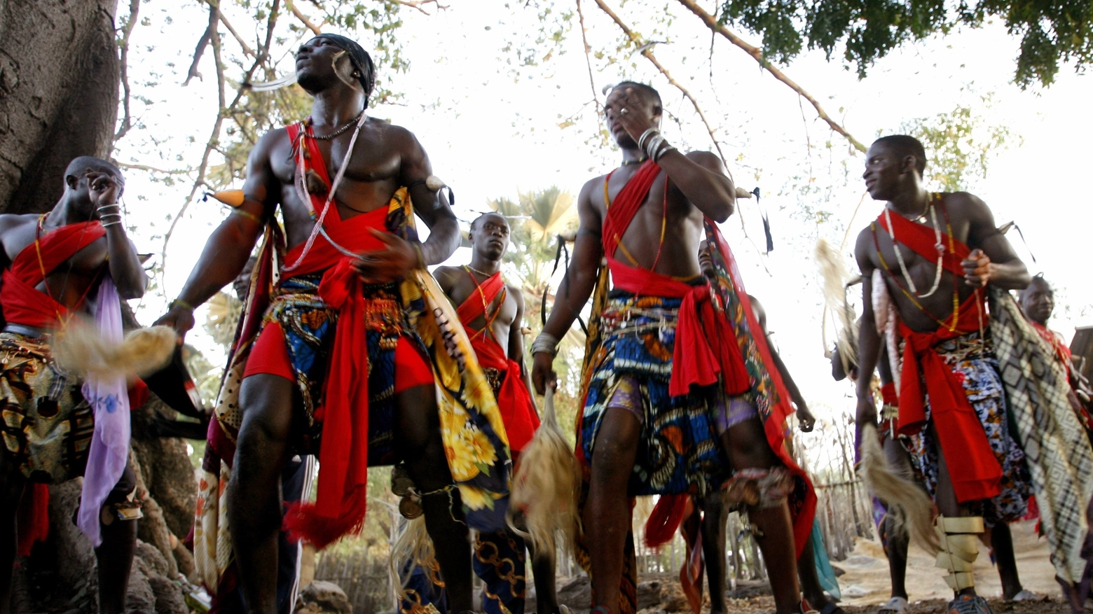 Uomini di un villaggio africano