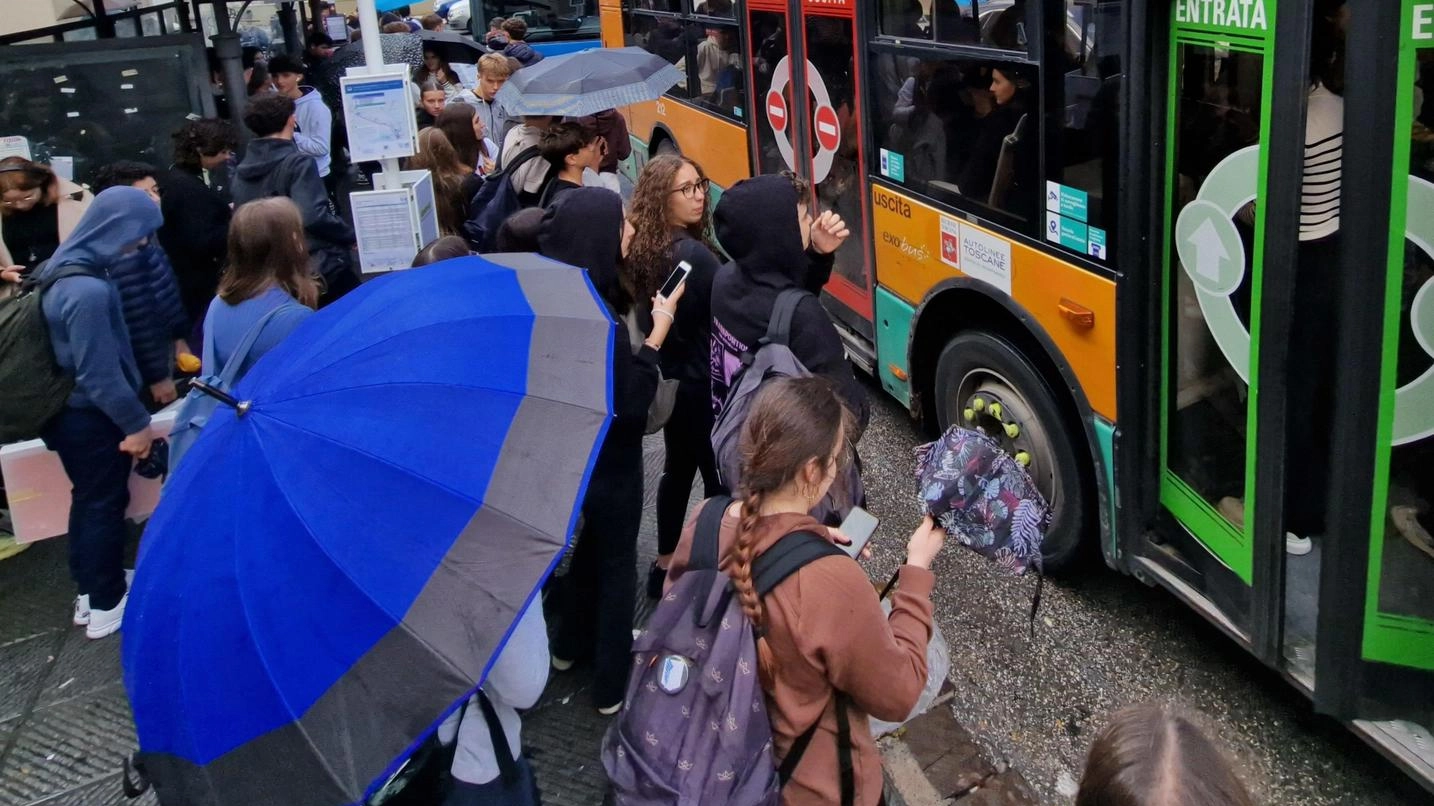 Bus scolastici, ritoccati gli orari dopo le proteste