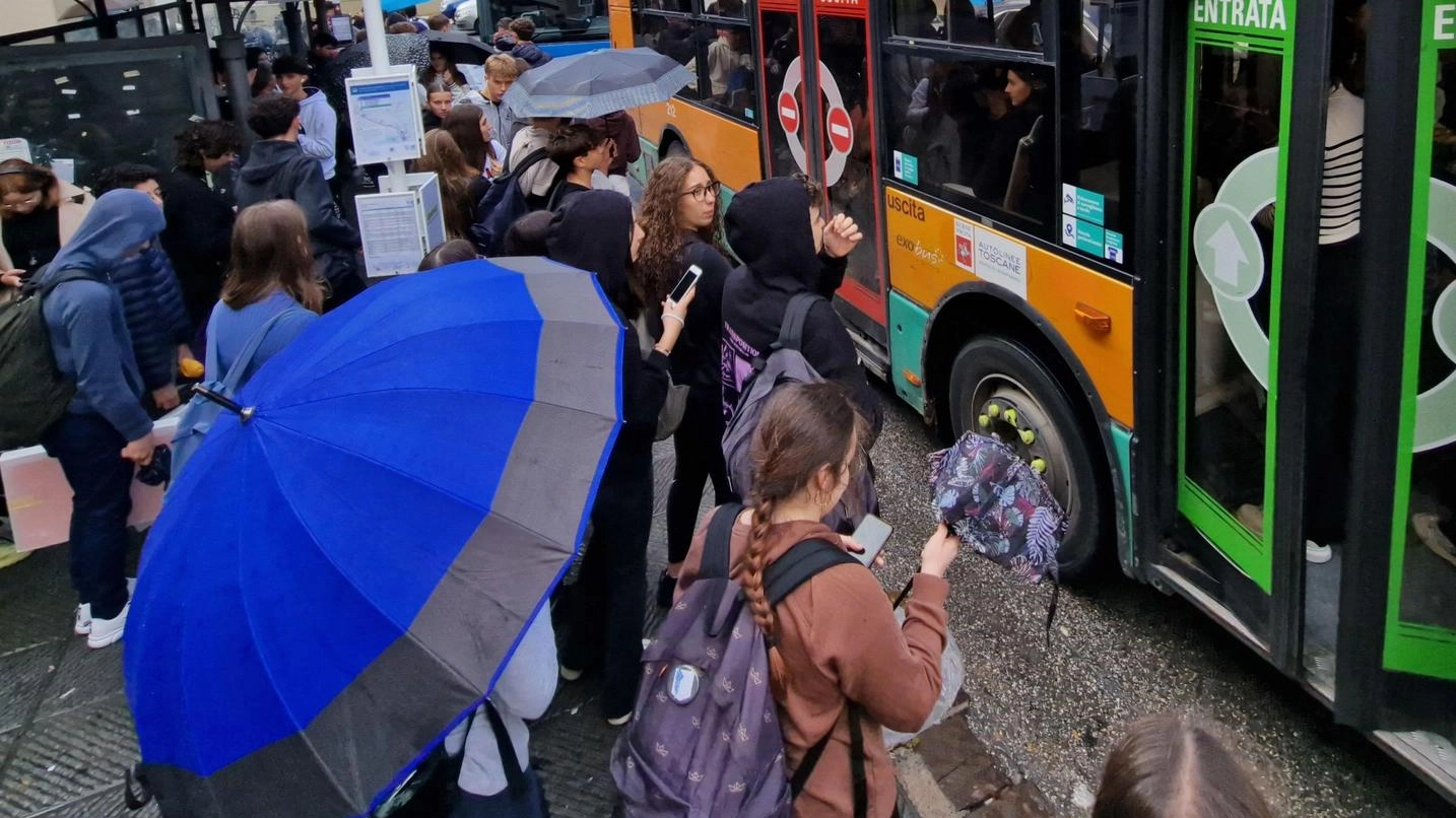Bus scolastici, ritoccati gli orari dopo le proteste Bus scolastici, ritoccati gli orari dopo le proteste