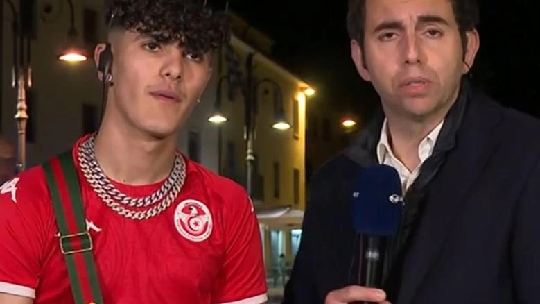 Da Rete 4 alle manette. Droga, il re è caduto. Arrestato per spaccio l’ex baby gang Montana Da Rete 4 alle manette. Droga, il re è caduto. Arrestato per spaccio l’ex baby gang Montana