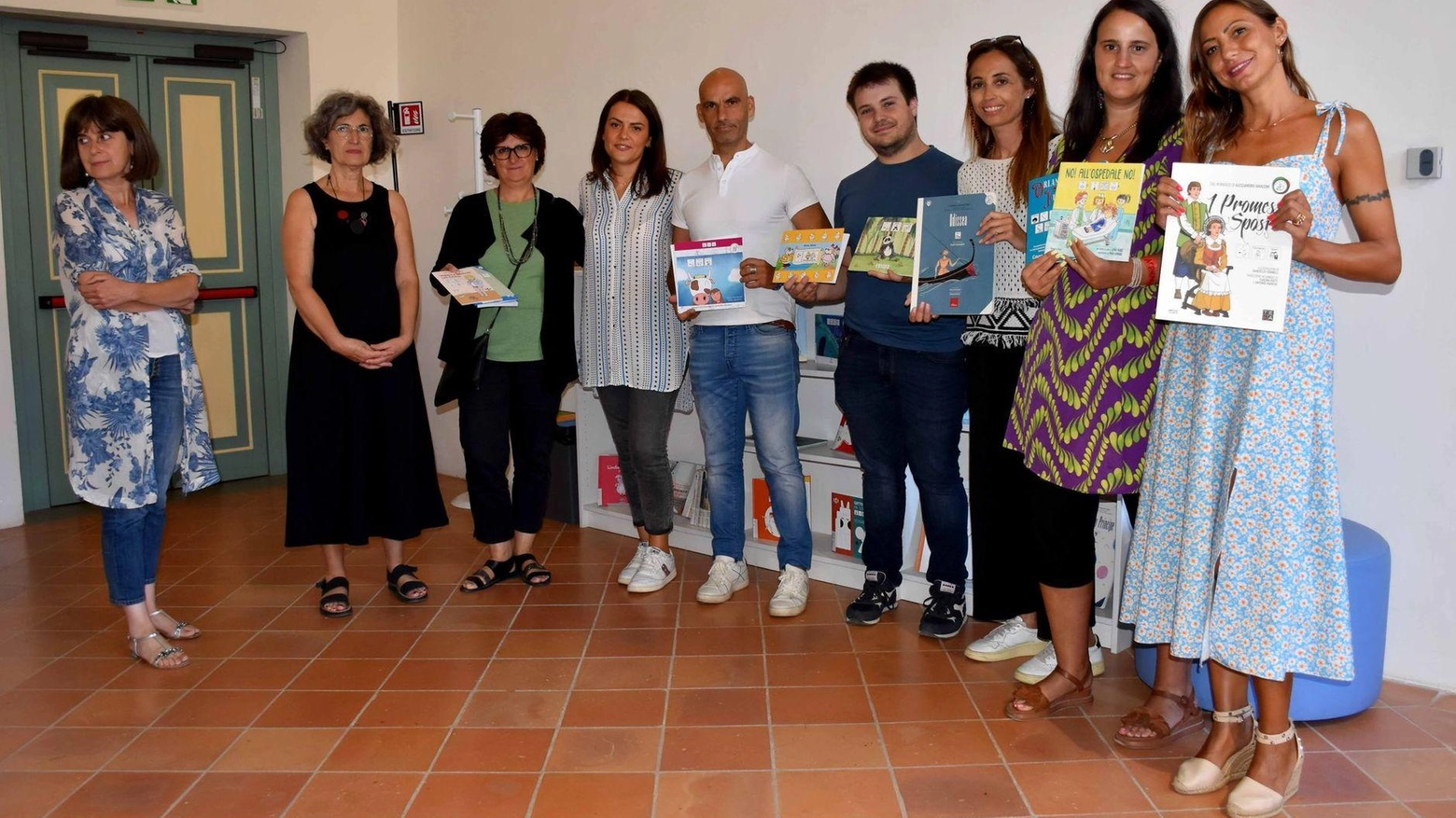 L’associazione ’I Fiori di Lillà’ dona libri per aiutare i bambini L’associazione ’I Fiori di Lillà’ dona libri per aiutare i bambini