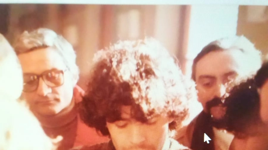 Carmine Caiazza e a destra, Guido Rossi con Maradona nella foto scattata da Mario Milo